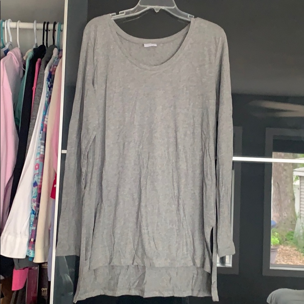NWOT long sleeve gray T-shirt size Large